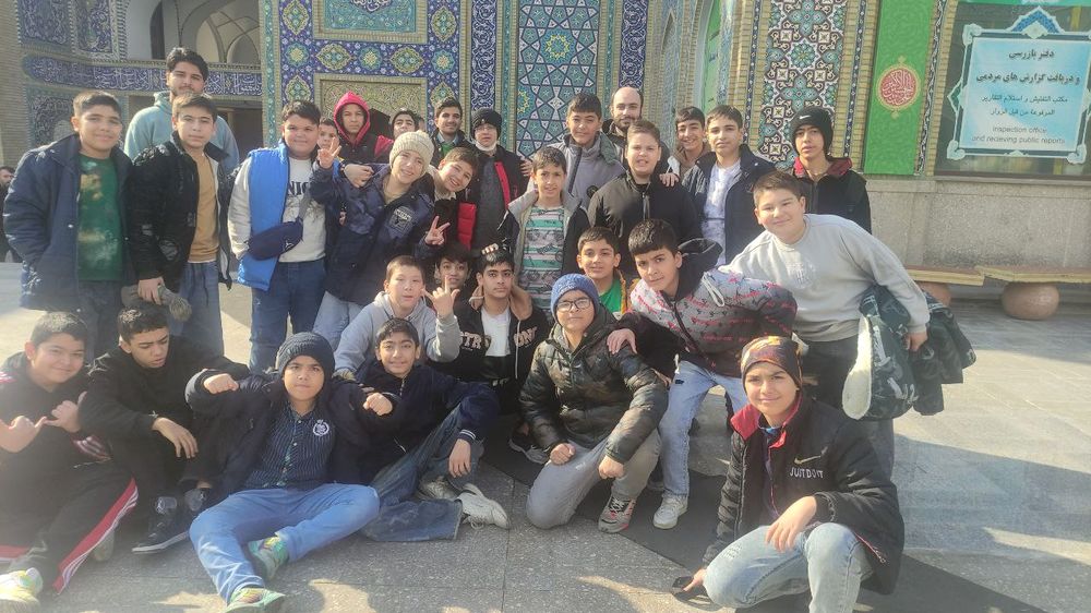 اردوی زیارتی؛ در صحن حرم